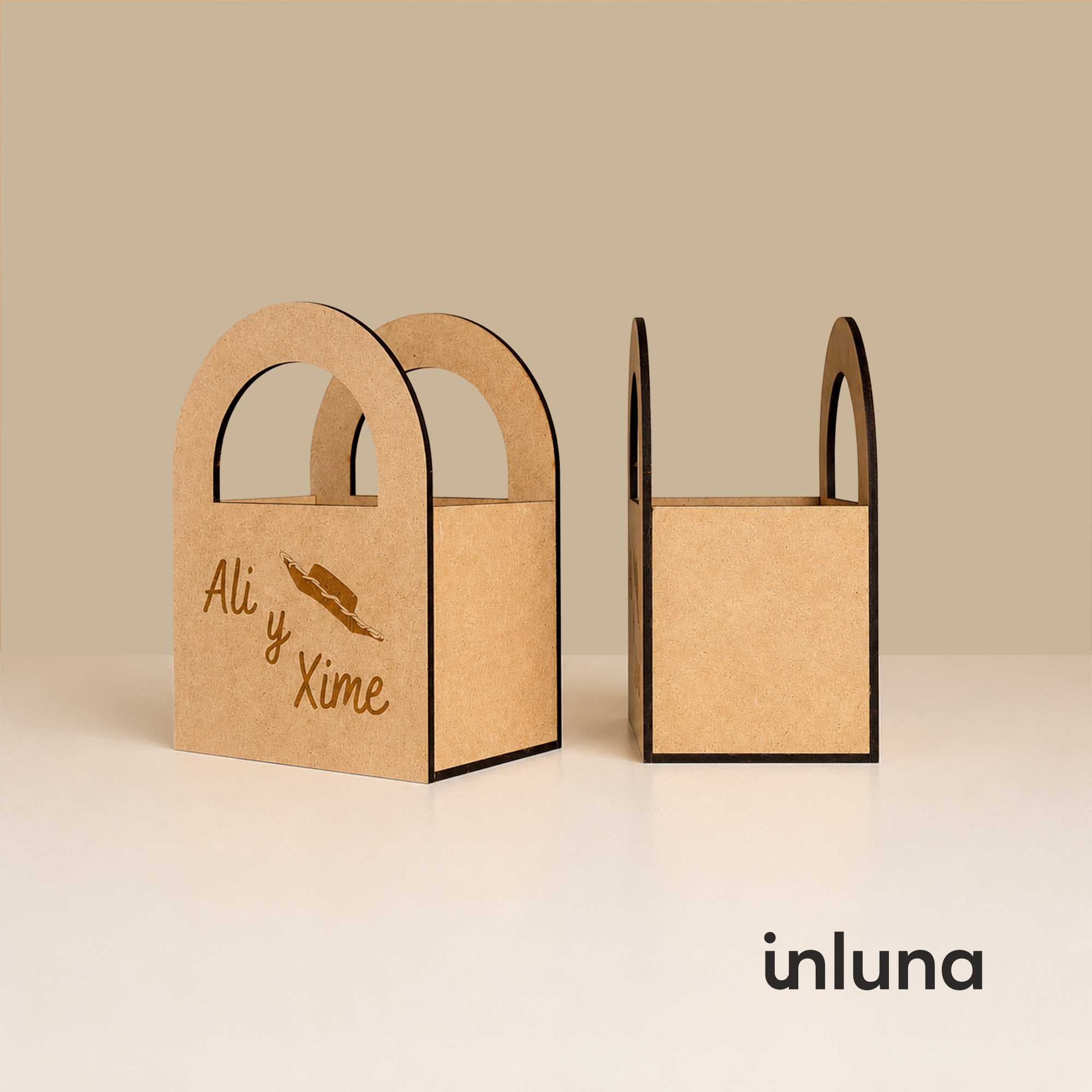 Bolsa de MDF personalizada con grabado, mostrada de frente y de lado